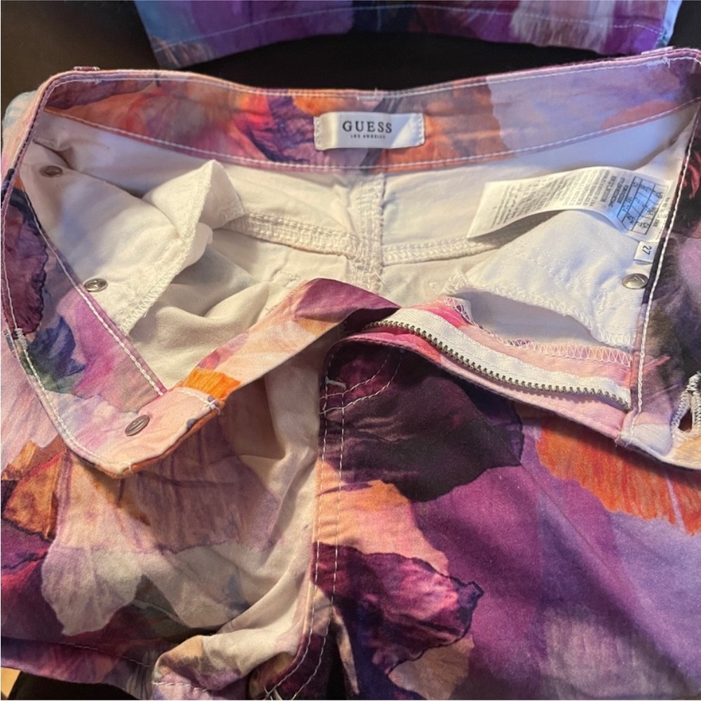 Guess Multicolor Floral Shorts